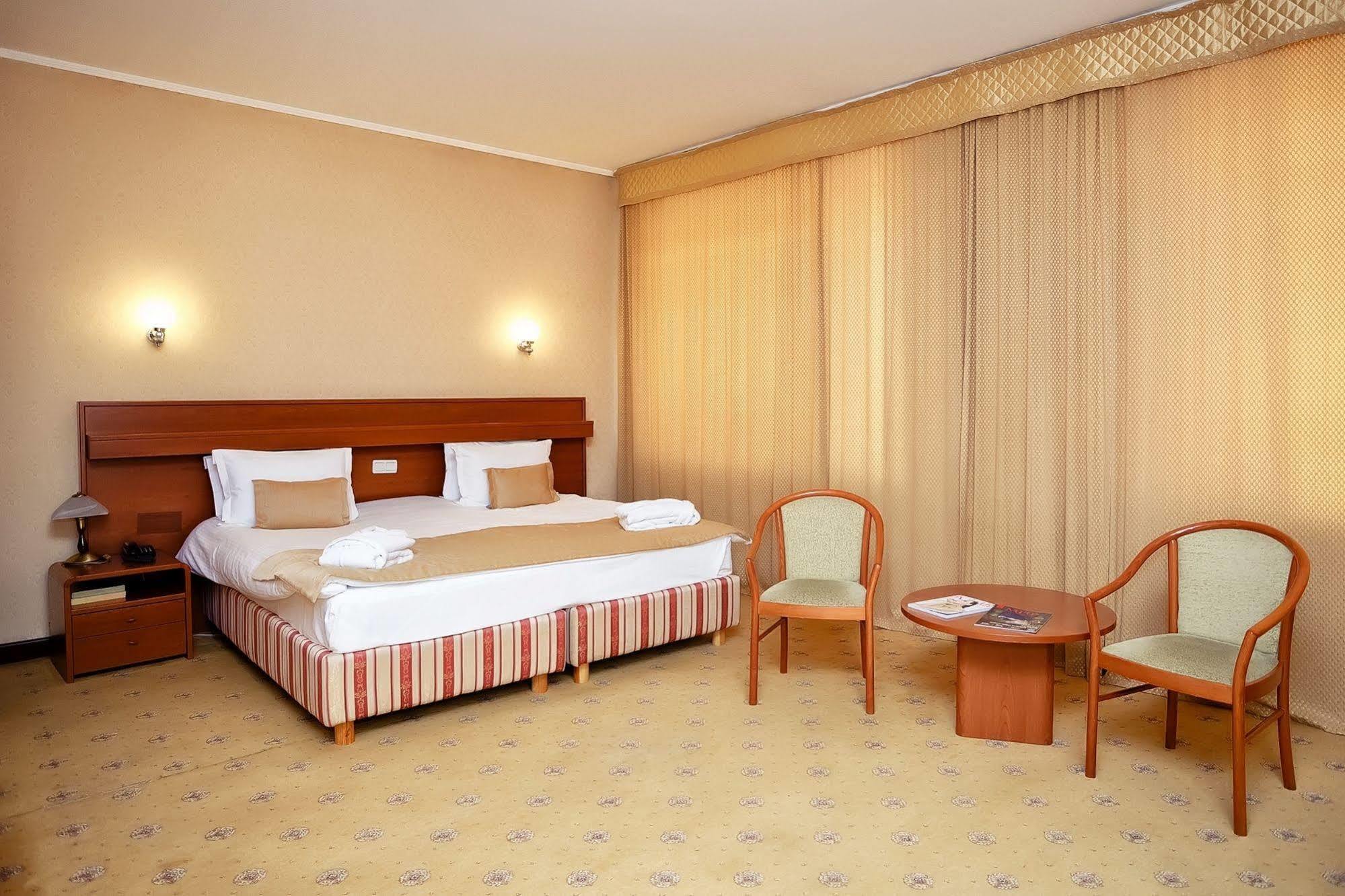City Hotel Tien Shan Koktobe 外观 照片